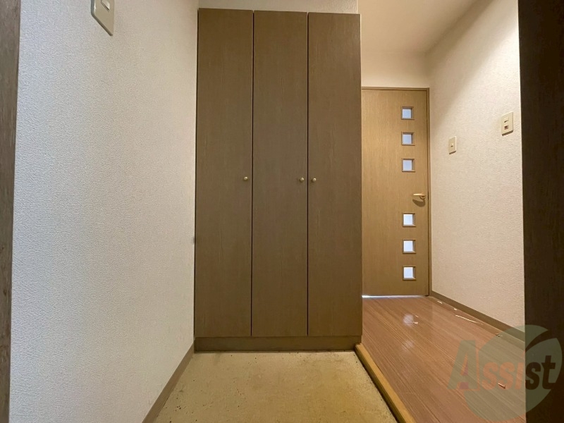 玄関　玄関の様子です。明るい印象ですね。気分もあがりそう。