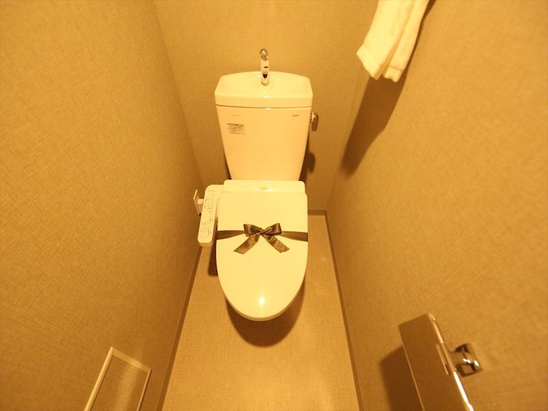 トイレ　温水洗浄暖房便座付トイレ