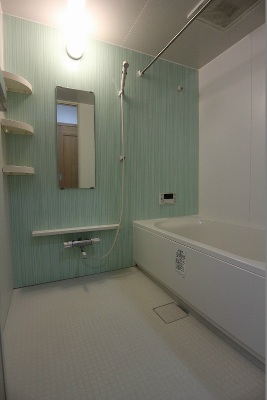 バス・シャワールーム　追い焚きはもちろん搭載です。