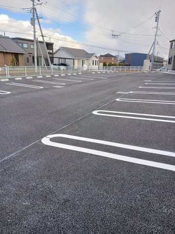 駐車場　駐車場に車を止められます