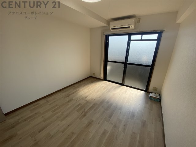 居室・リビング　エアコン設置済みの洋室☆