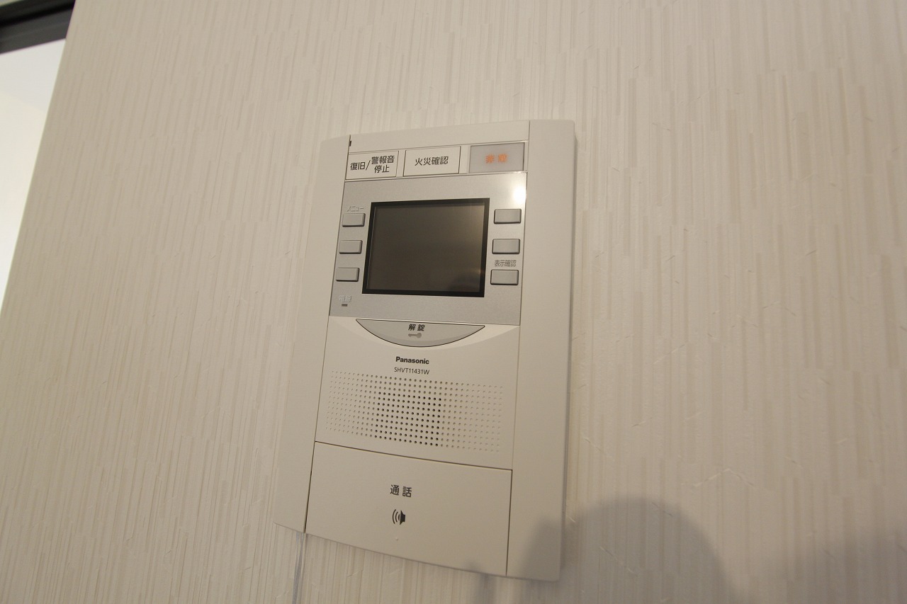 セキュリティ　TVモニター付きインターホン