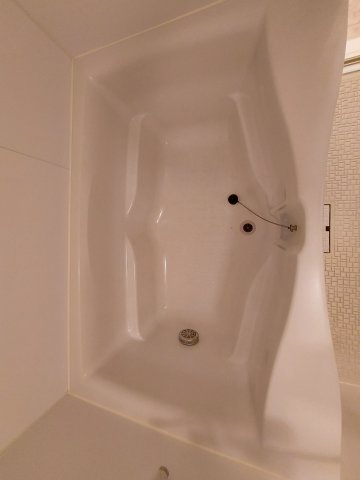 バス・シャワールーム　ご家族や長時間入浴に便利な追い炊き機能付きです♪