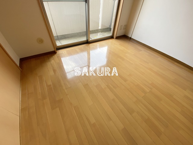 居室・リビング　こちらのリビングで趣味の時間をお楽しみください♪