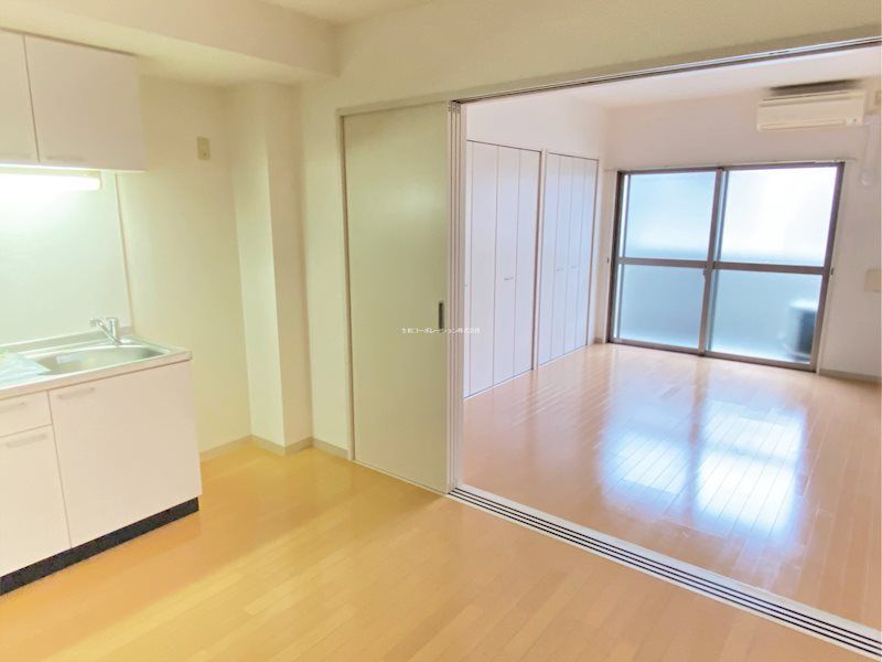 居室・リビング　☆明るい居間☆