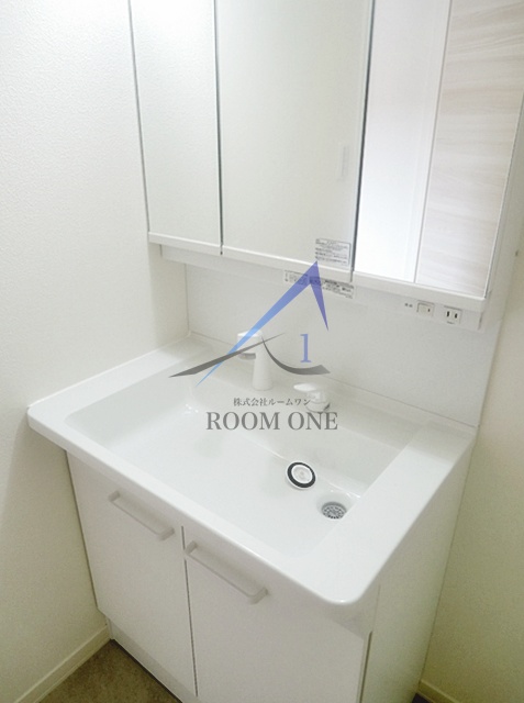 洗面設備　独立洗面台です。