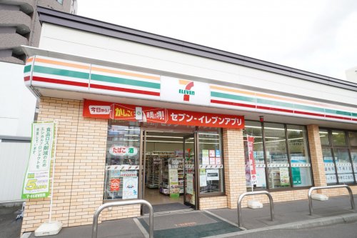 コンビニ　セブンイレブン 札幌南4条店（コンビニ）まで280m