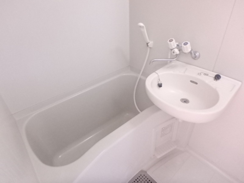 バス・シャワールーム　図面と現状に相違がある場合には現状を優先