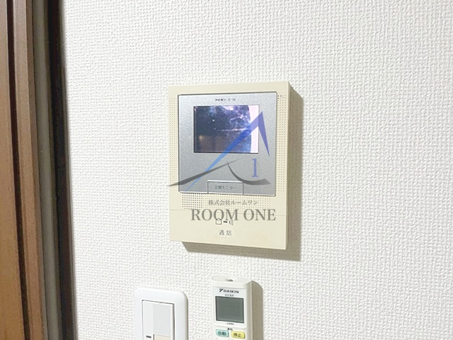 セキュリティ　モニター付きインターホンです。