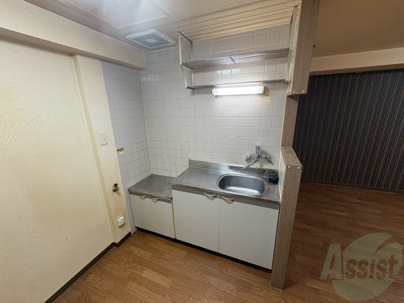 キッチン　シンプルなキッチンです。ガスコンロも設置できる仕様です。