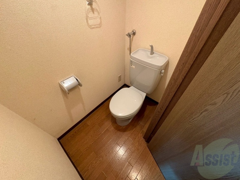 トイレ　こちらはトイレです。清潔感があり、安心して使用できます。