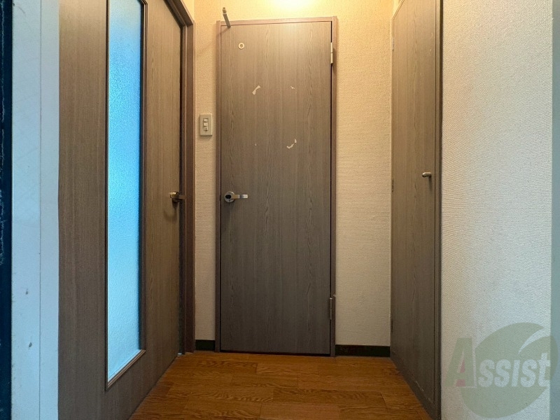 玄関　玄関から見た景色はこちらです。イメージできますか。