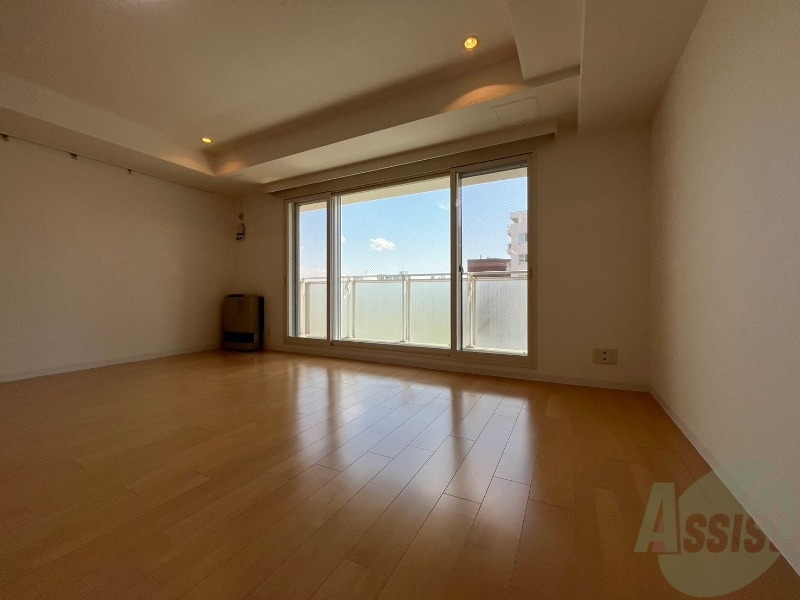 居室・リビング　広くてキレイなお部屋が広がっていて、充実した生活が送れそう。