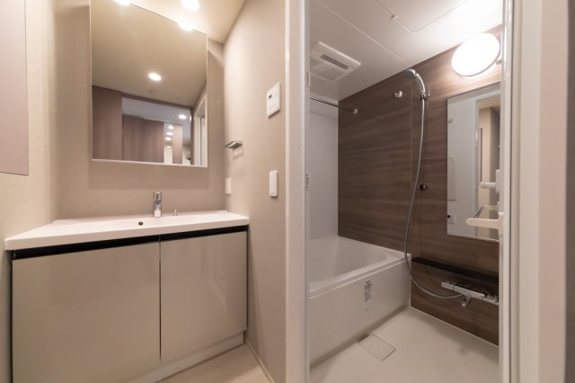 バス・シャワールーム