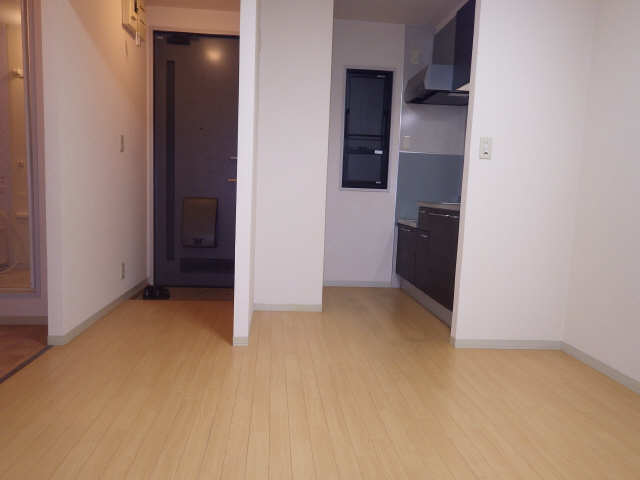 居室・リビング　同物件同タイプ室内写真