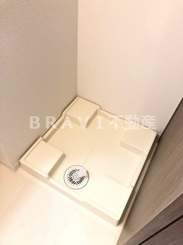 その他部屋・スペース　【ファーストフィオーレ本町イーストII】洗濯パン