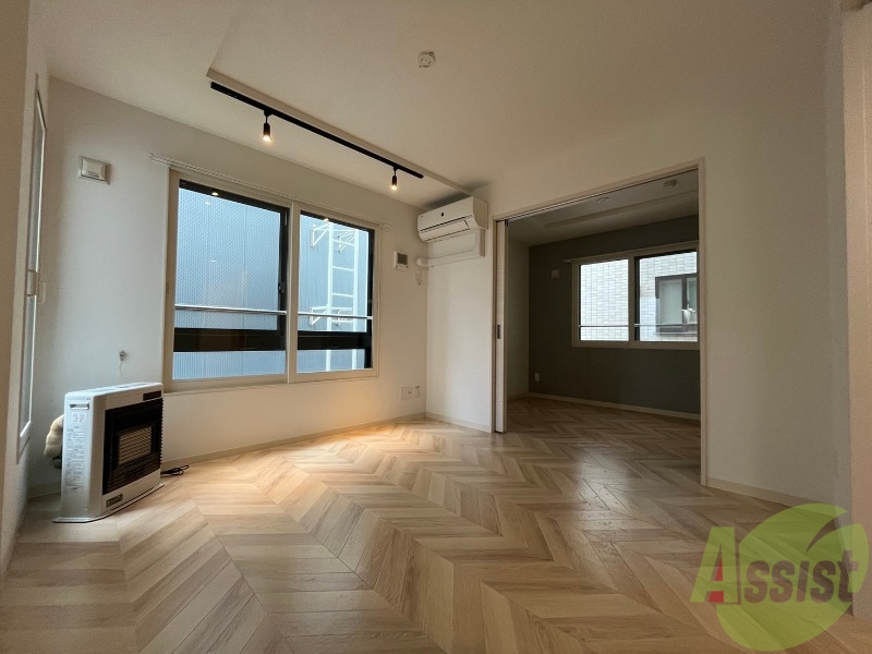 居室・リビング　広くてキレイなお部屋が広がっていて、充実した生活が送れそう。