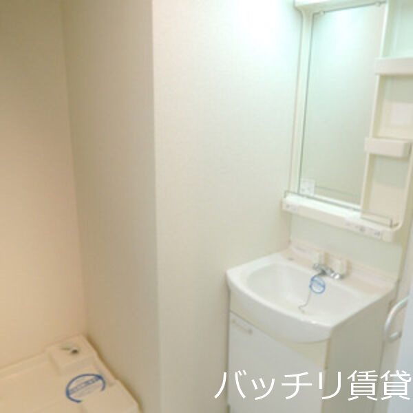 洗面設備　同型タイプの為、現状を優先致します。