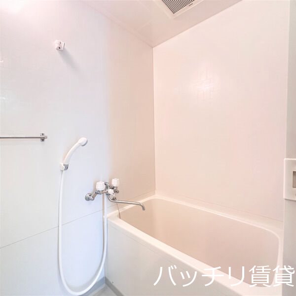バス・シャワールーム　同型タイプの為、現状を優先致します。