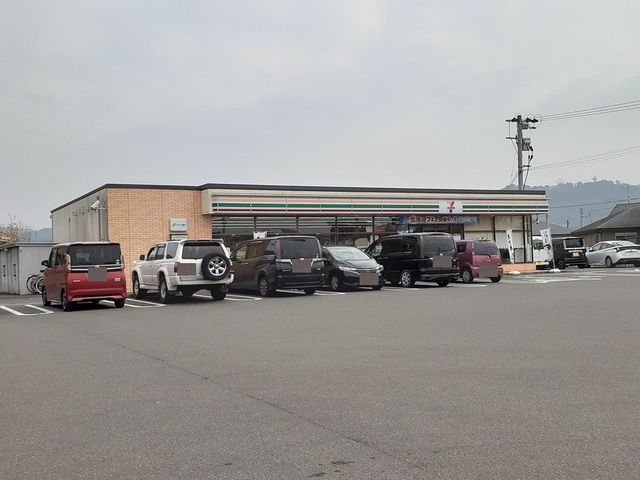 コンビニ　セブンイレブン国分新町店（コンビニ）まで1200m