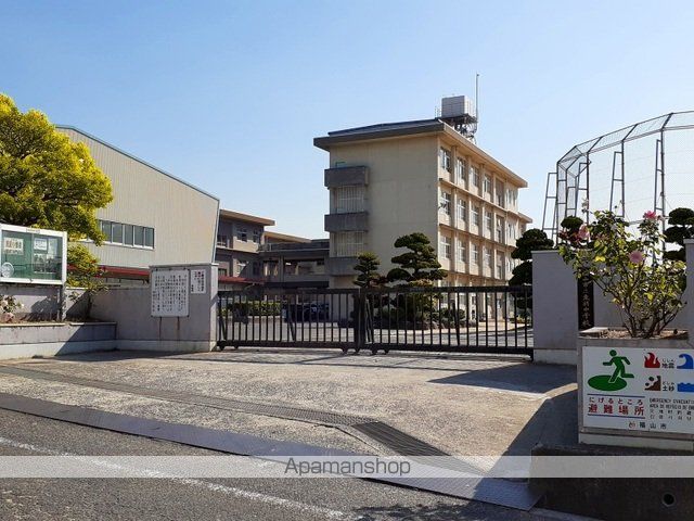 中学校　福山市立東朋中学校（中学校）まで700m
