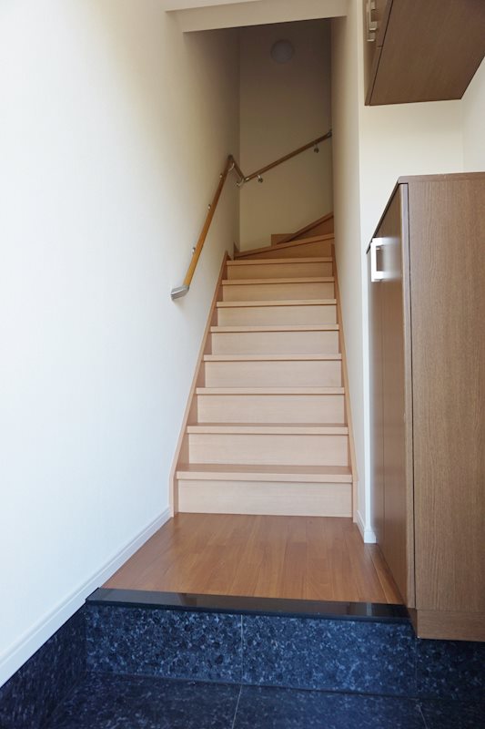 玄関　１階玄関