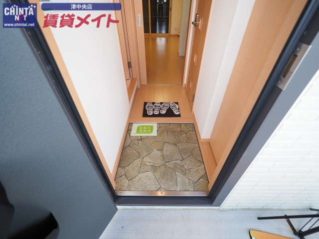 玄関　別部屋参考写真です
