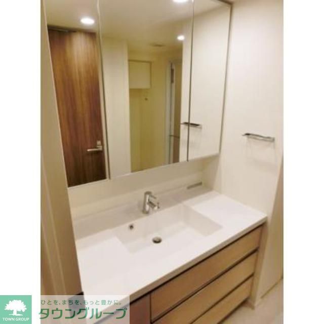 洗面設備　※写真は同タイプ住戸です。