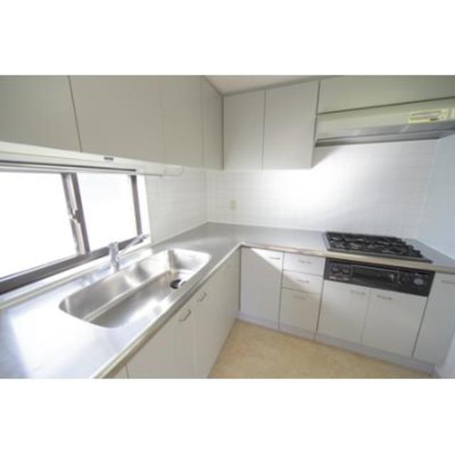 キッチン　※写真は同タイプ住戸です。