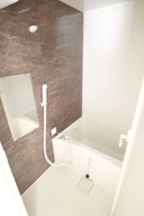 バス・シャワールーム　※他部屋参考写真
