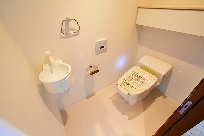 トイレ　トイレに手洗い場付き！