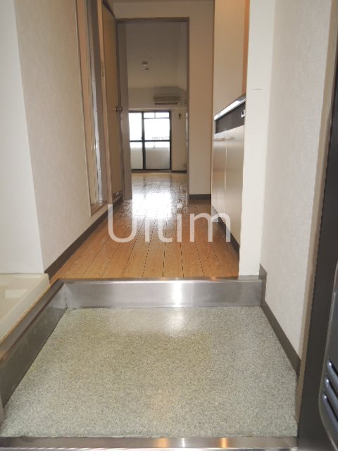 玄関　※同タイプの他のお部屋です