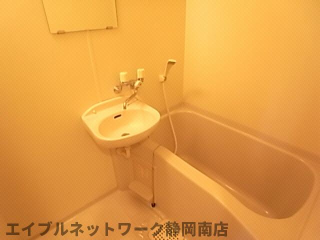 バス・シャワールーム　お風呂で日々の疲れを落としましょう