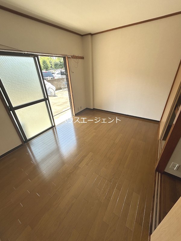 居室・リビング　明るいお部屋です。