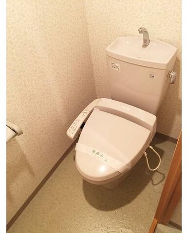 トイレ　落ち着いた色調のトイレです♪