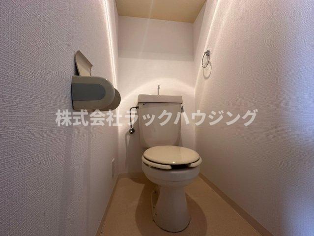トイレ　【お部屋探しはラックハウジングにお問合せ下さいませ】