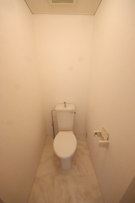 阪神本線 尼崎駅 徒歩9分 10階建 築31年のトイレ写真
