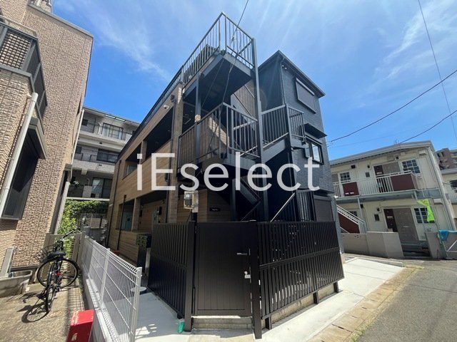 建物外観　閑静な住宅街に立地