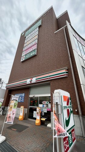 コンビニ　セブン-イレブン 草加松原１丁目店（コンビニ）まで772m