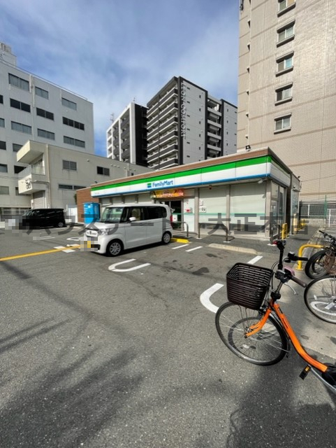 コンビニ　ファミリーマート 桜川二丁目店（コンビニ）まで259m