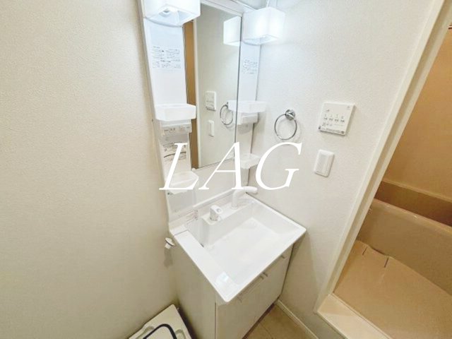 洗面設備　独立洗面台です。