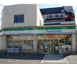 コンビニ　ファミリーマート 板橋舟渡三丁目店（コンビニ）まで447m