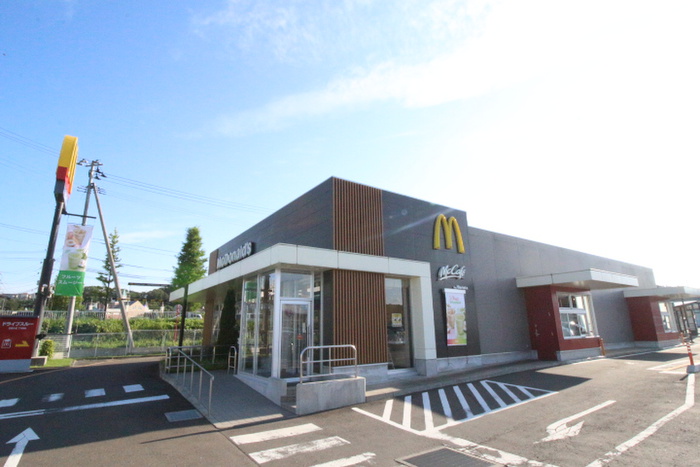 飲食店　マクドナルド ４８号愛子ヨークタウン店（飲食店）まで400m