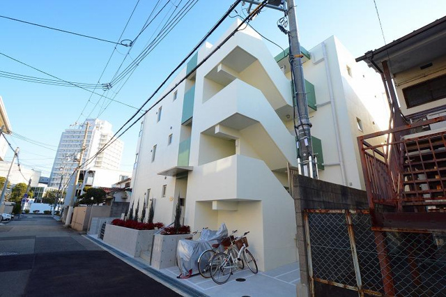 建物外観　オートロック付きで安心です！