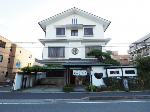飲食店　有限会社さかえ寿司（飲食店）まで537m