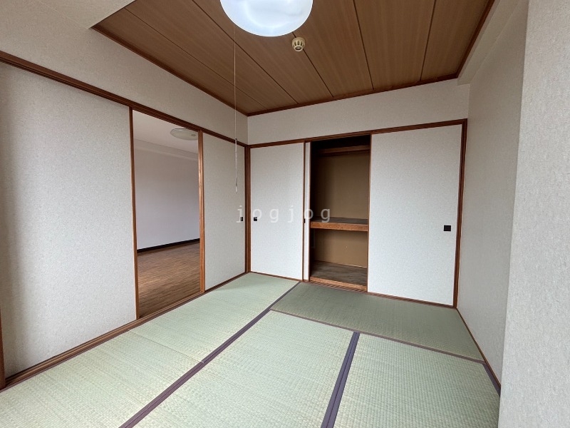 その他部屋・スペース　フローリングよりも暖かい和室です