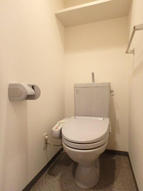 西武池袋線 練馬駅 徒歩5分 14階建 築24年のトイレ写真