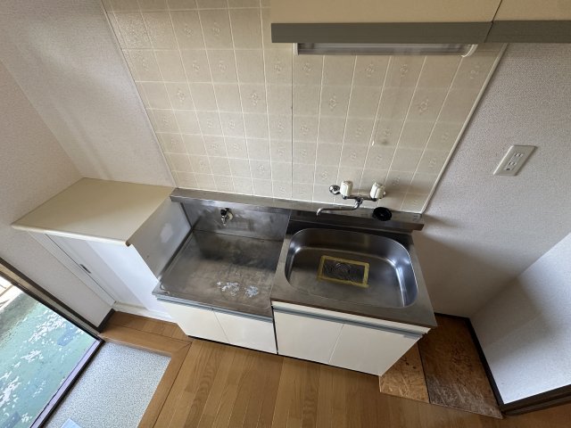 小田急線 読売ランド前駅 徒歩7分 2階建 築33年のキッチン写真