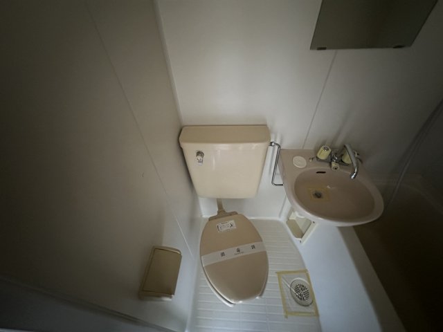 小田急線 読売ランド前駅 徒歩7分 2階建 築33年のトイレ写真