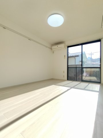 居室・リビング　別部屋参考写真